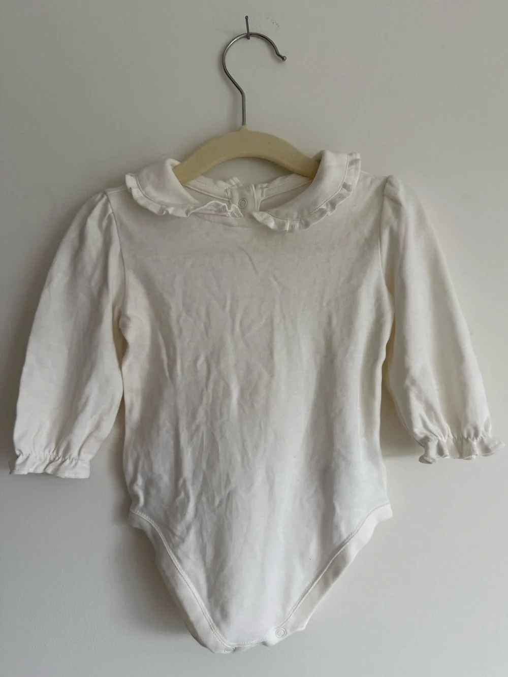6-12m Janie and Jack Ruffle Collar Long-Sleeve Onesie